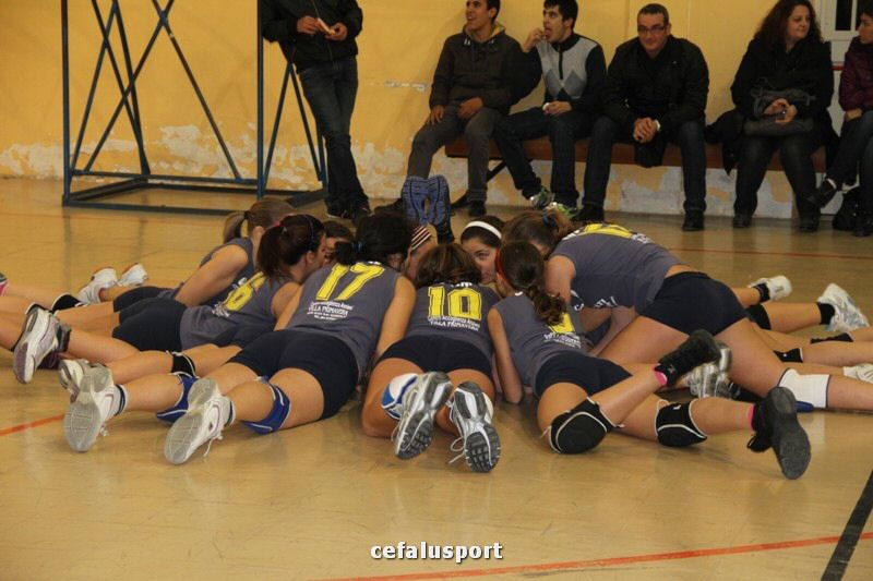 111116 volley 036y_tn.jpg